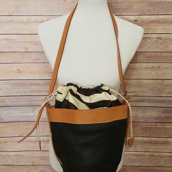 Dooney & Bourke Handbags - ⬇️$155 Dooney & Bourke Vintage Flower Basket Bag